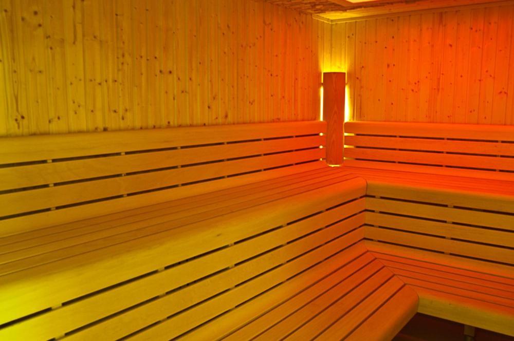 Hotel Court Wellness&Spa Kędzierzyn-Koźle Exterior foto